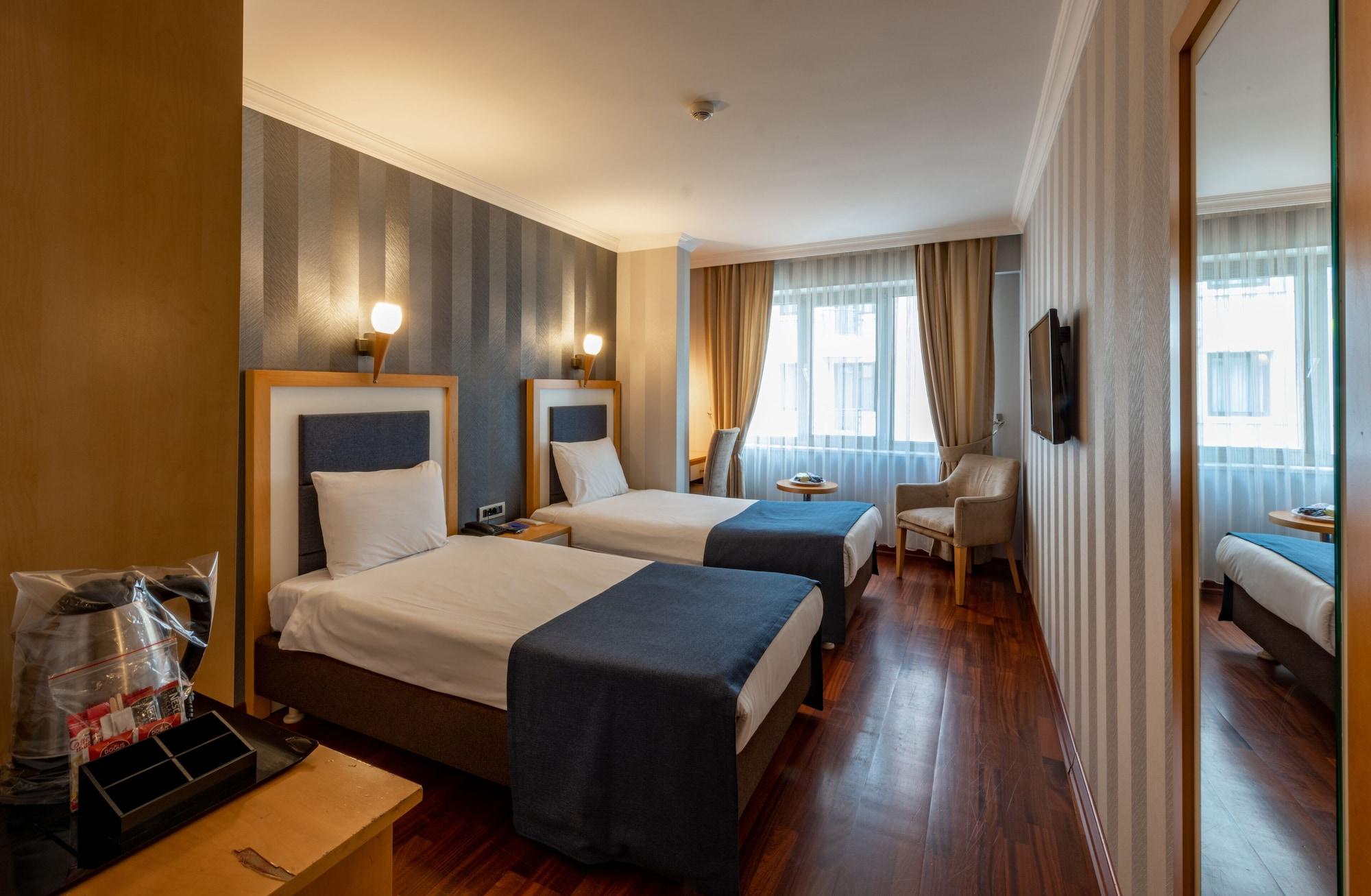 โนวา พลาซา ทักซิม สแควร์ บาย โฮเตลิสตัน Hotel อิสตันบูล ภายนอก รูปภาพ